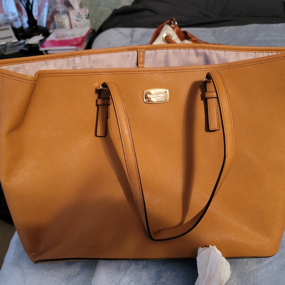 Purses - Picture 3 of 5